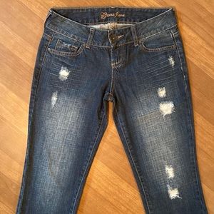 LIKE NEW Guess Jeans Distressed Straight Leg